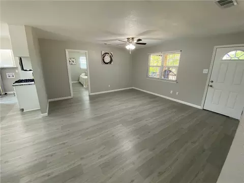 211 Pullen St, Mcgregor, TX 76657 photo 13