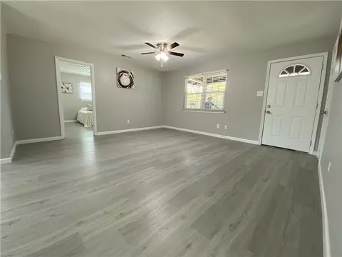 211 Pullen St, Mcgregor, TX 76657 photo 11