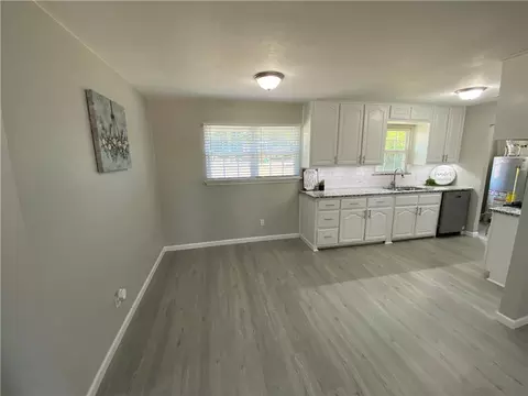 211 Pullen St, Mcgregor, TX 76657 photo 7