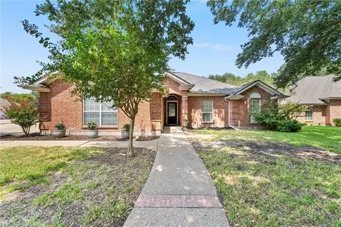 1315 Meadow Mountain Dr, Woodway, TX 76712