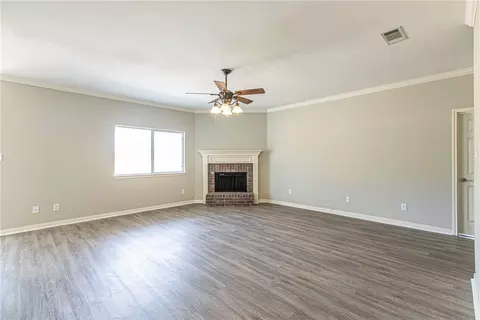 721 Pebble Creek Dr, Hewitt, TX 76643 photo 3