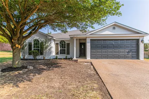 721 Pebble Creek Dr, Hewitt, TX 76643