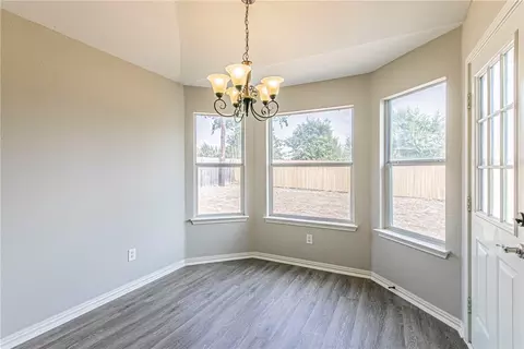 721 Pebble Creek Dr, Hewitt, TX 76643 photo 8