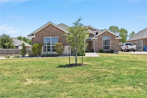 214 E Jade Dr, Hewitt, TX 76643