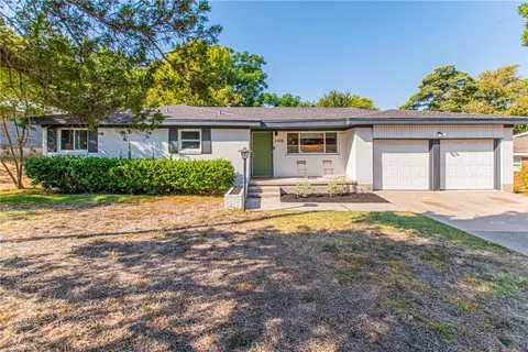 2308 Skyline Dr, Waco, TX 76710