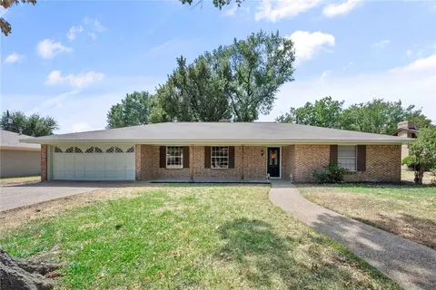 2816 Hillcrest Dr, Corsicana, TX 75110