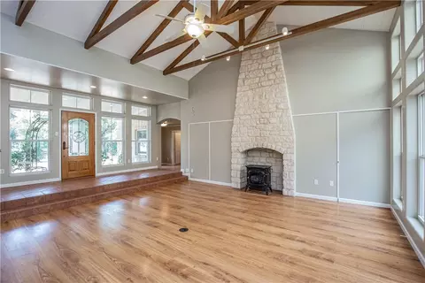 6101 Logue Ln, Waco, TX 76708 photo 2