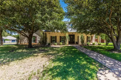 8010 Ledge Stone Dr, Mcgregor, TX 76657
