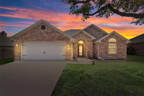 9912 Shawnee Trl, Waco, TX 76712