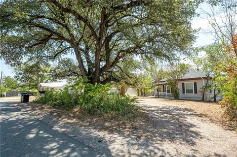 1214 Jameson St, Weatherford, TX 76086