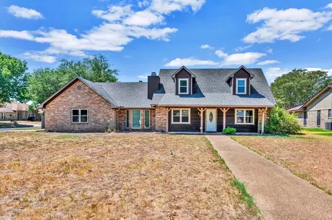 101 Buckingham Pl, Hewitt, TX 76643