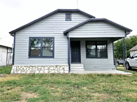 404 W Trinity St, Groesbeck, TX 76642