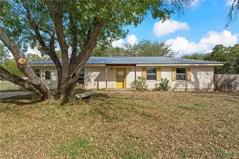 265 W 7th St, Crawford, TX 76638