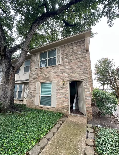 1341 S 11th St #1341, Waco, TX 76706