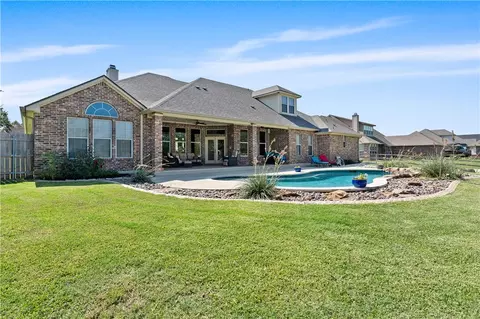 1225 Valhalla Park Dr, Robinson, TX 76706