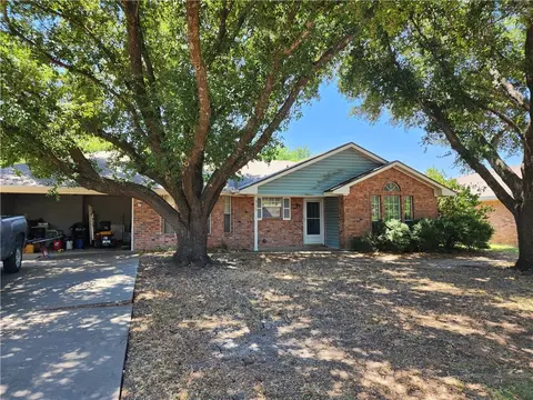355 Elmwood Dr, Waco, TX 76712