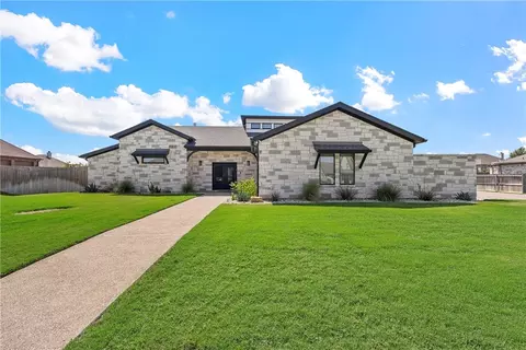 397 Twisted Oak Ln, Crawford, TX 76638