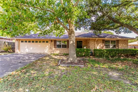 1303 Avenue F, Moody, TX 76557