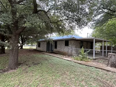 204 Ausborn St, Eddy, TX 76524