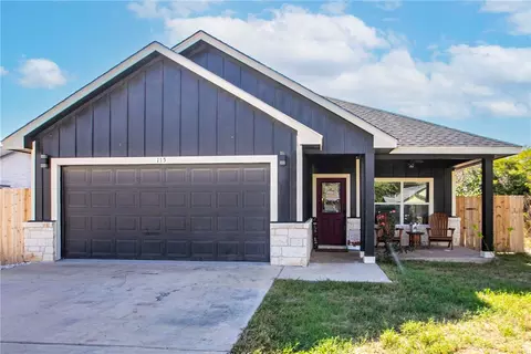 115 Hayes St, Mcgregor, TX 76657
