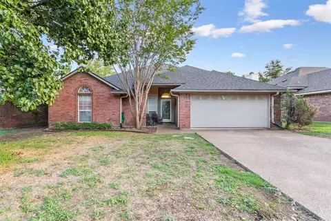 10716 Sierra West Dr, Woodway, TX 76712