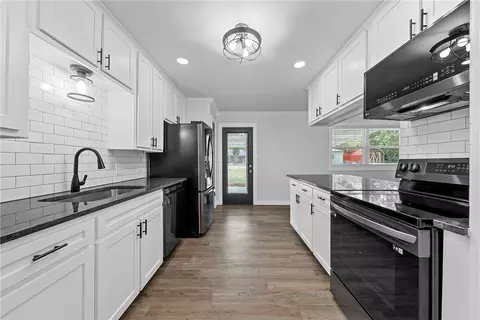 803 W Billington Dr, Robinson, TX 76706