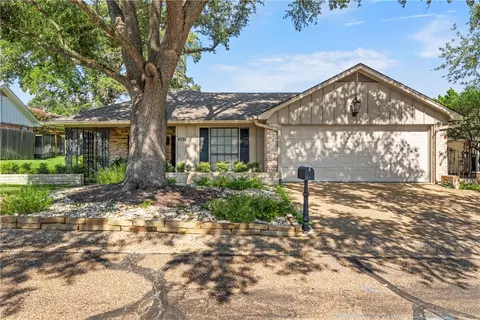 4532 Westchester Dr, Waco, TX 76710