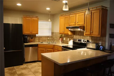 929 Eagles Nest Dr, Hewitt, TX 76643 photo 3