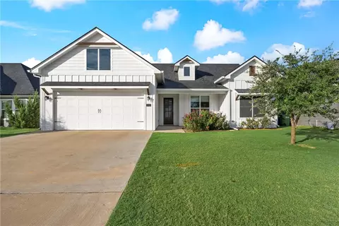 212 Swan Lake Dr, Waco, TX 76708