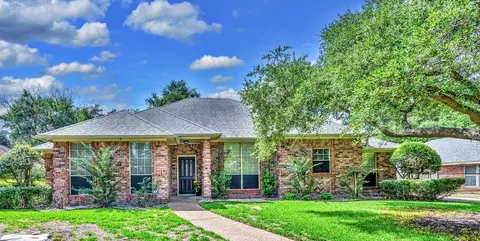 1209 Mesa Verde Dr, Woodway, TX 76712