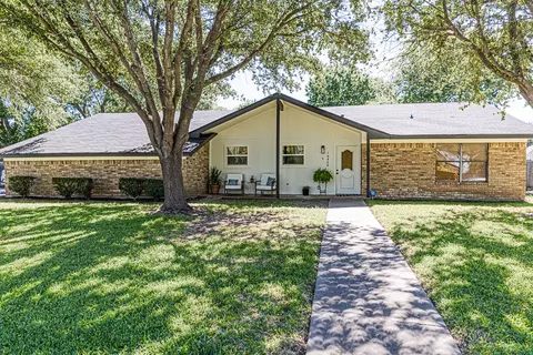 10404 Hiawatha Dr, Waco, TX 76712