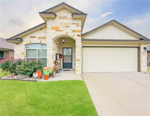 2800 Samson Dr, Lorena, TX 76655