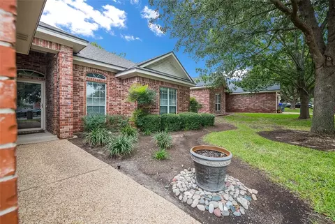 10325 Peony Ln, Waco, TX 76708