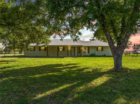 516 S Main St, Dawson, TX 76639