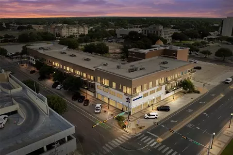 330 Austin Ave #211, Waco, TX 76701