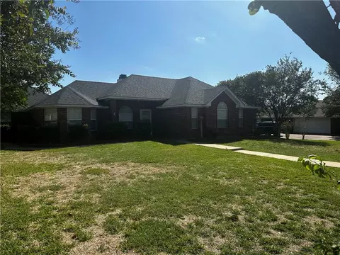 2749 W Moonlight Dr, Waco, TX 76706