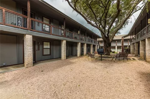 1330 S 12th St, Waco, TX 76706
