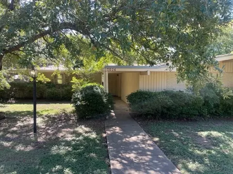 7024 Shady Oaks Dr, Waco, TX 76710