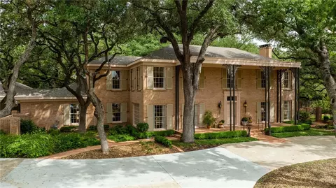 2525 Lake Air Dr, Waco, TX 76710