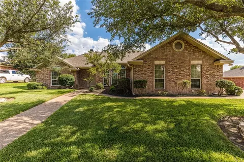429 Oakberry Dr, Hewitt, TX 76643