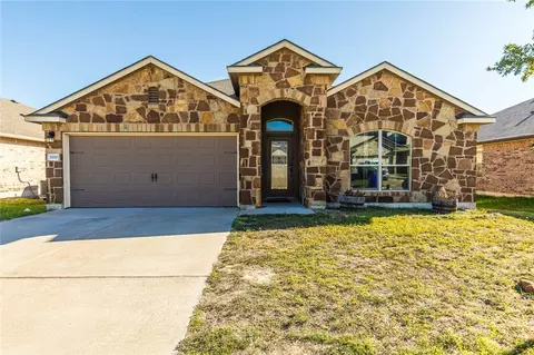 3200 Skinner Dr, Lorena, TX 76655