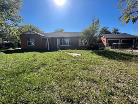 607 N Gilmer Ave, Dawson, TX 76639