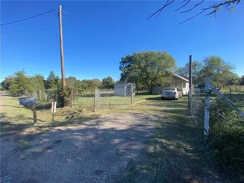 545 Oakdale Dr, Elm Mott, TX 76640