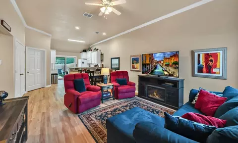 1002 S Jackson St, Mcgregor, TX 76657 photo 5