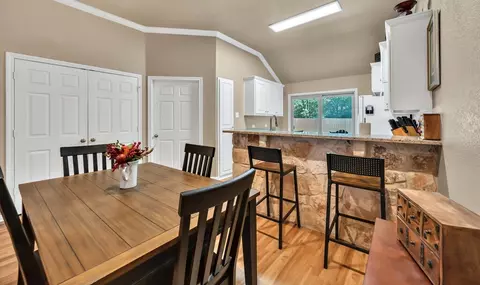 1002 S Jackson St, Mcgregor, TX 76657 photo 9