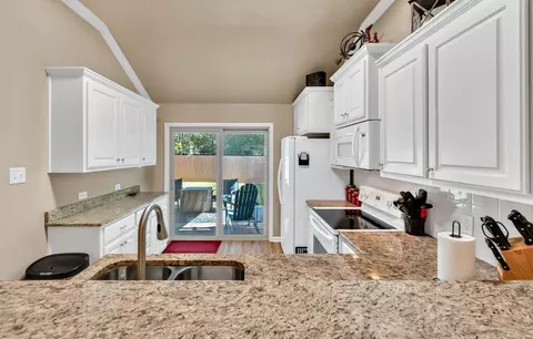 1002 S Jackson St, Mcgregor, TX 76657 photo 10