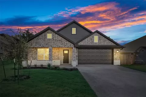 10401 Fallen Leaf Dr, Waco, TX 76712