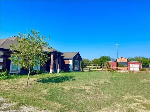 905 N 1st St, Nolanville, TX 76559