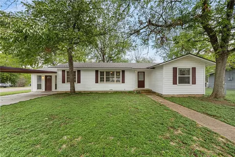 604 Krueger Ave, Clifton, TX 76634