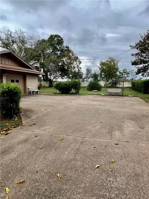 1824 Hicks Dr, Waco, TX 76704 photo 7